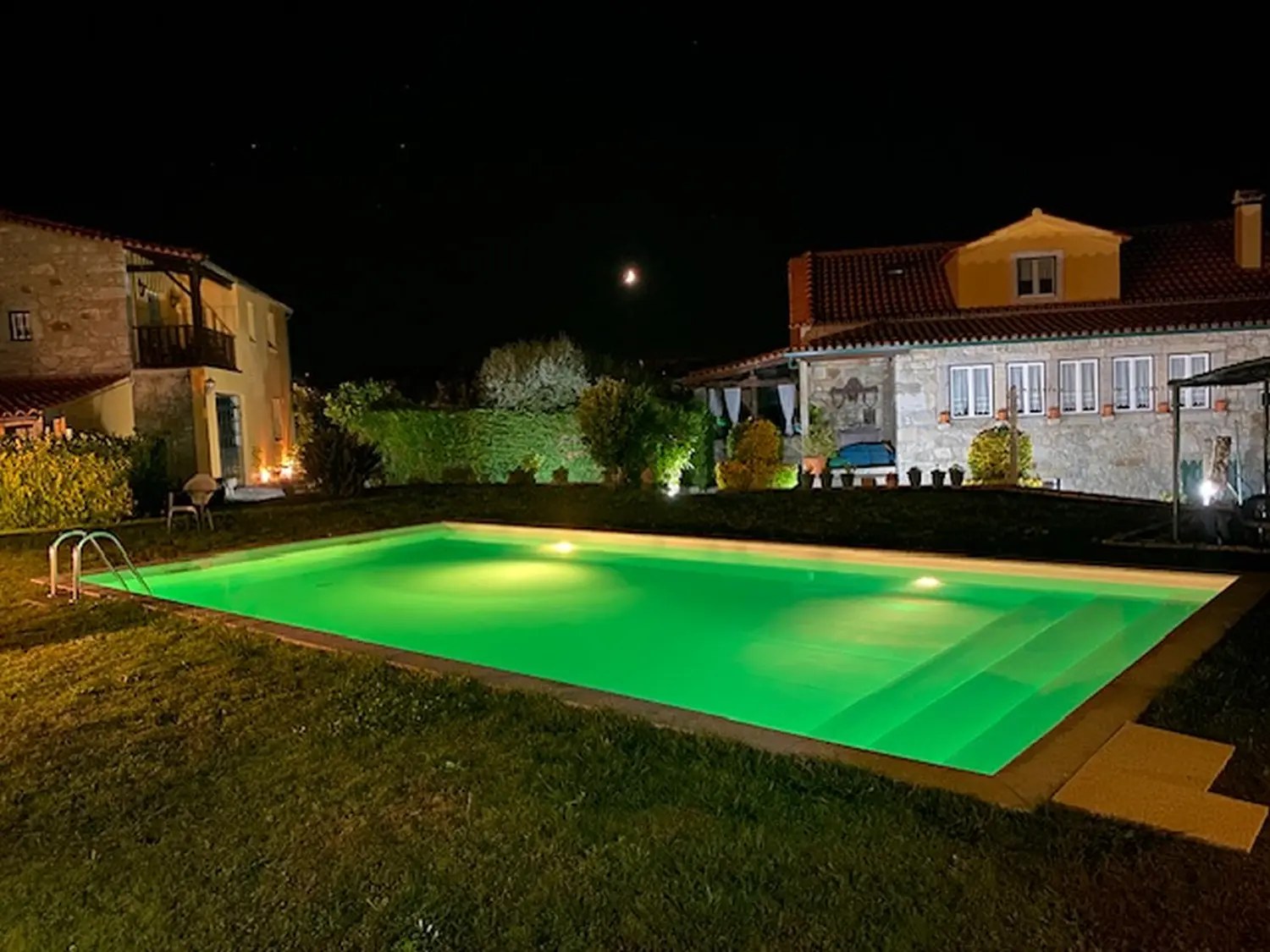 Abendliche Stimmung am Pool